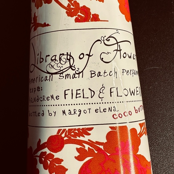 Library of Flowers Field Flowers 2.3 oz Handcreme NEW Sealed - Picture 2 of 5